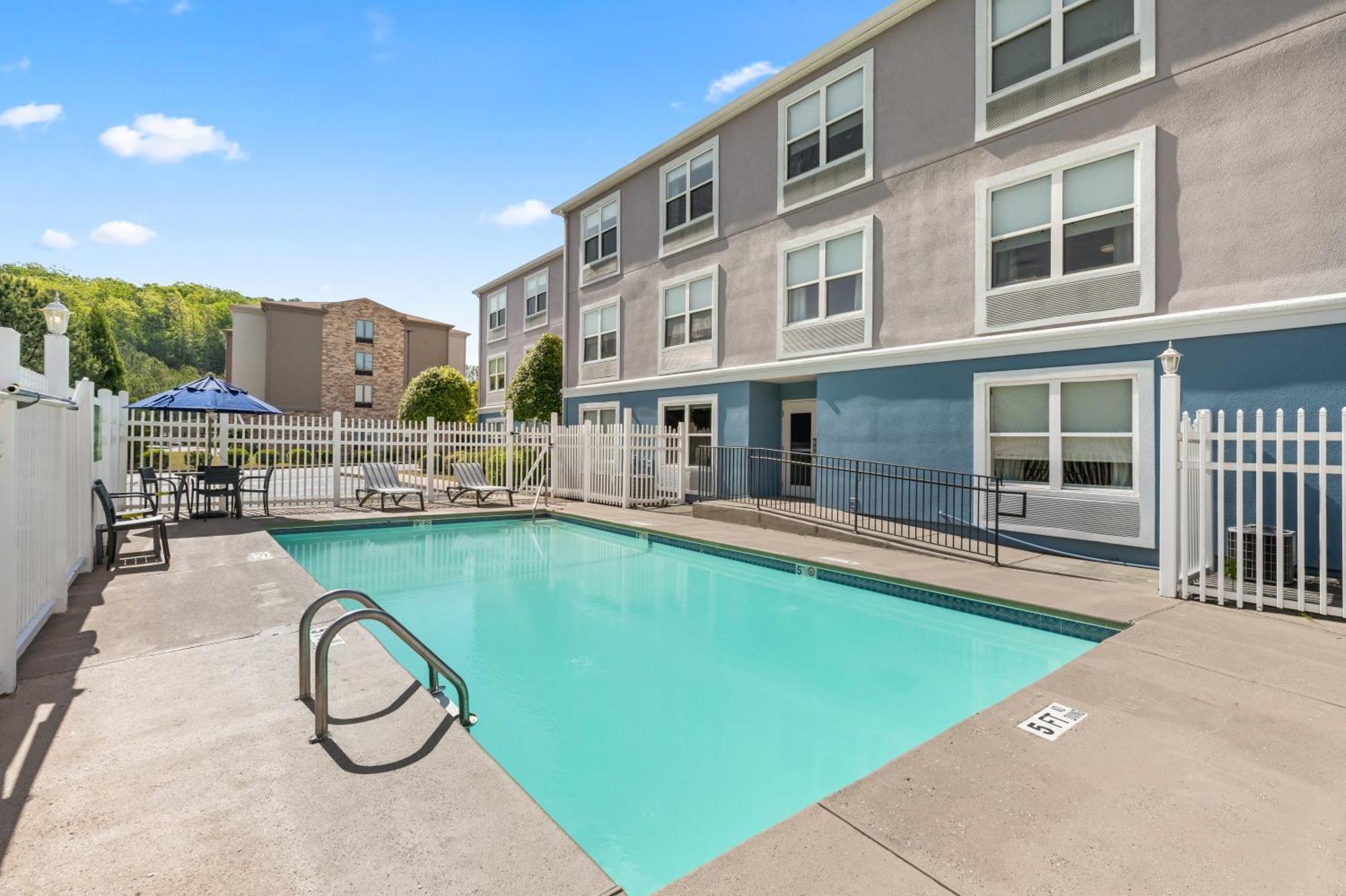 Comfort Inn & Suites Rome South Exterior photo